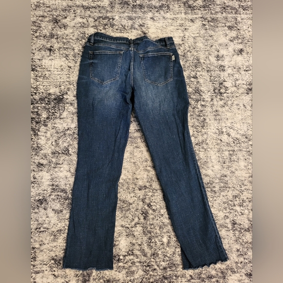 Oliver Logan Crosby Relaxed Taper Jeans for Women - Picture 2 of 8